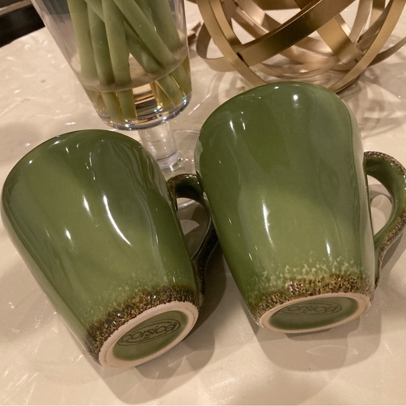 Pair of handmade and hand painted Corsica Green Jitra 14oz Mugs by Tabletops - Picture 2 of 10